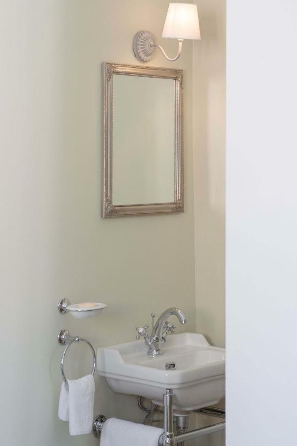 Bed&Breakfast Murterski Dvori Bagian luar foto